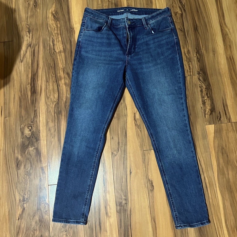 Old Navy: Super Skinny Jeans 12/petite